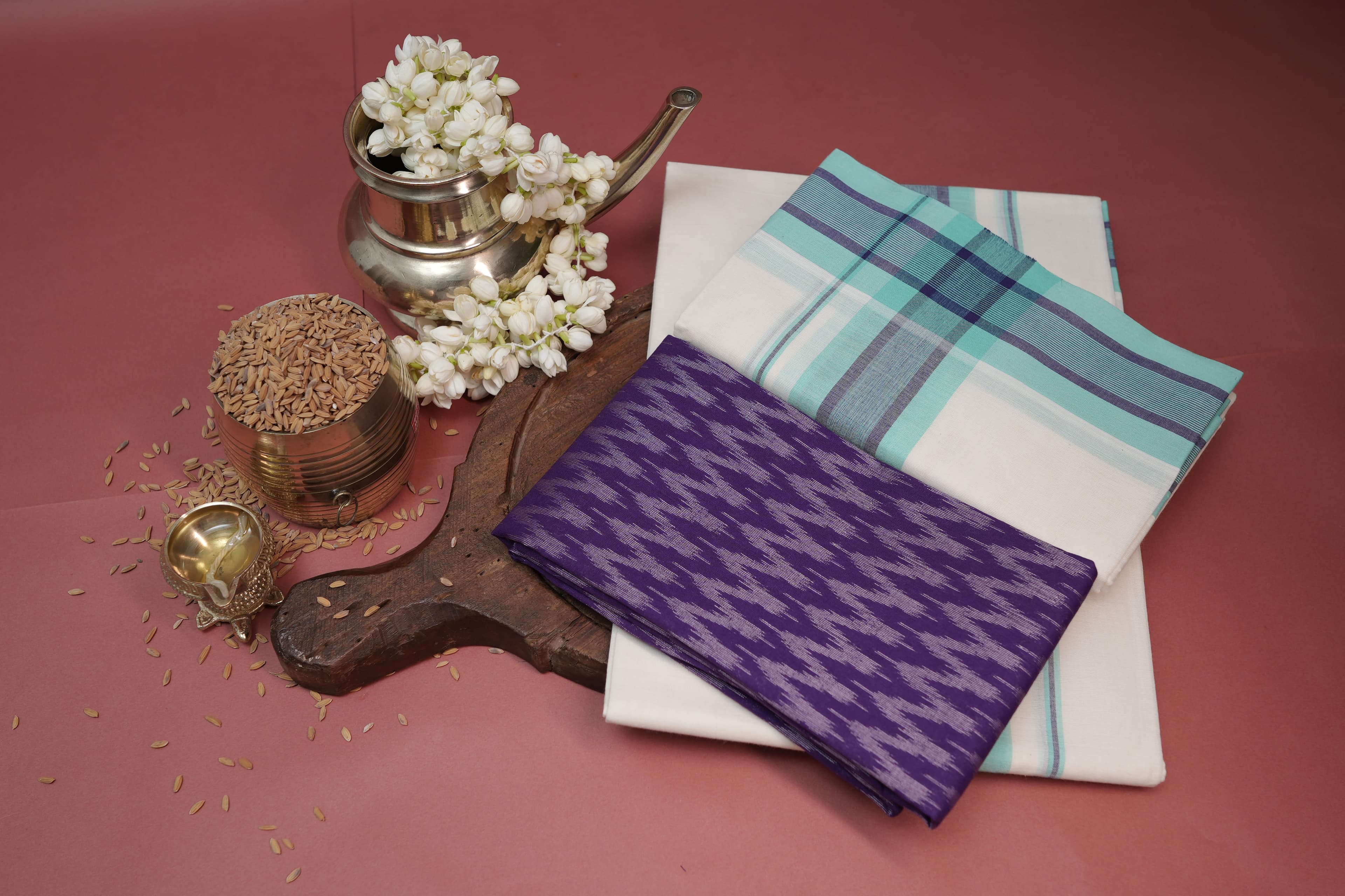 Mulloth Munudm Neriythum - Violette & Blue